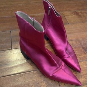 Amazingly cute Zara Zateen hot pink boots